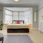 公寓 Stylish 2 Bedroom Maisonette With Parking
