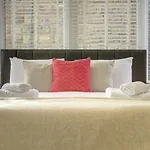 公寓 Stylish 2 Bedroom Maisonette With Parking *