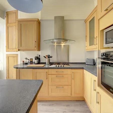 Apartmán Stylish 2 Bedroom Maisonette With Parking *