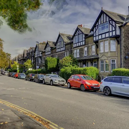 Stylish 2 Bedroom Maisonette With Parking Harrogate