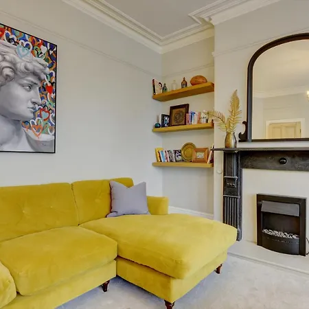 Stylish 2 Bedroom Maisonette With Parking 公寓 哈罗盖特